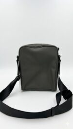 Morral Guess Hombre Grafito - Image 2