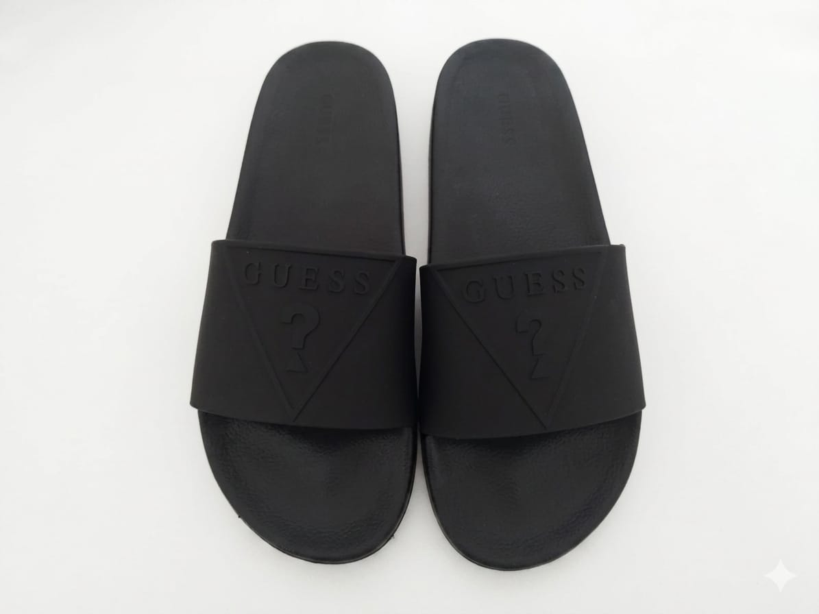 WhatsApp Image 2026-05-24 at 10.52.34 PM Chanclas Slides GUESS Negras Hombre - Image 1