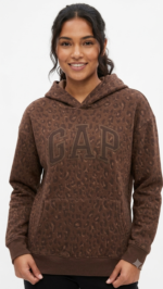 Polera GAP Café con Capucha y Estampado de Leopardo (Animal Print)