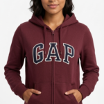 Polera GAP Borgoña con Cremallera, Capucha y Logo Clásico Azul Marino