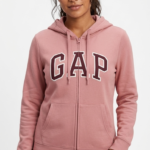 Polera GAP Rosa con Cremallera, Capucha y Logo Clásico Vino