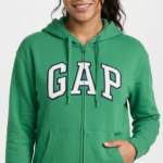 Polera GAP Verde con Cremallera, Capucha y Logo Clásico Blanco