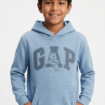 Polera GAP Kids Azul Claro Jaspeado con Capucha y Gráfico de Osito