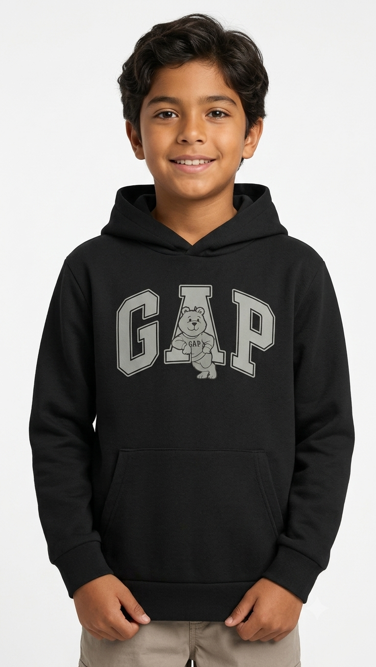 sudadera-gap-kids-negra-logo-osito Polera GAP Kids Negra con Capucha y Gráfico de Osito - Imagen 1