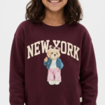 Polera GAP Kids Vino Cuello Redondo para Niña – New York y Gráfico de Osita