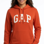 Polera GAP Roja con Capucha y Logo Clásico Blanco
