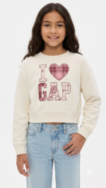 Polera GAP para Niña – Crema con Cuello Redondo y Gráfico "I Love GAP" Corazón