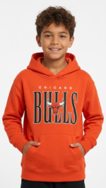 Polera GAP Kids NBA Chicago Bulls para Niños con Capucha – Naranja
